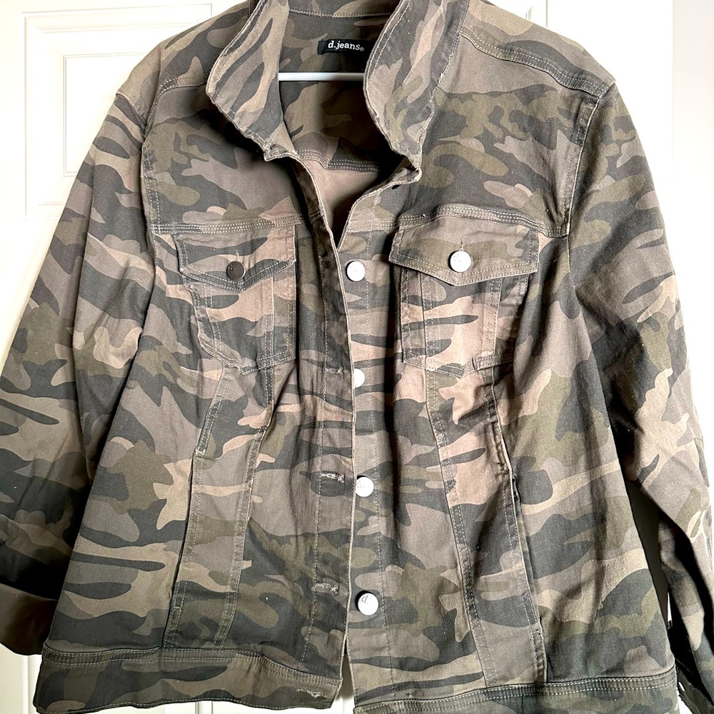 Plus Size Denim Jacket by D Jeans. Size 3X. Stretch lightweight denim.